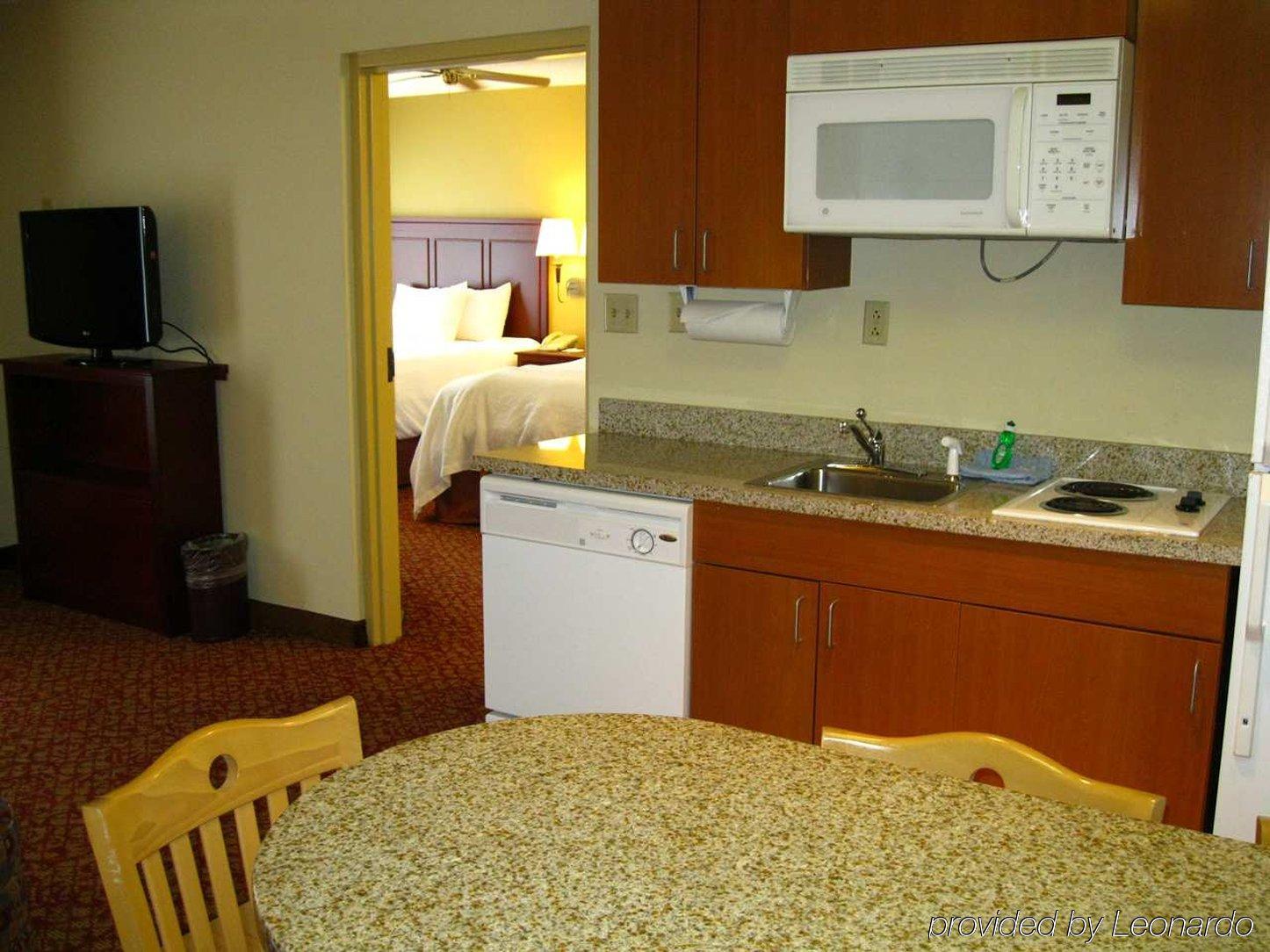 Hotel Hampton & Williamsburg-richmond Road 3*