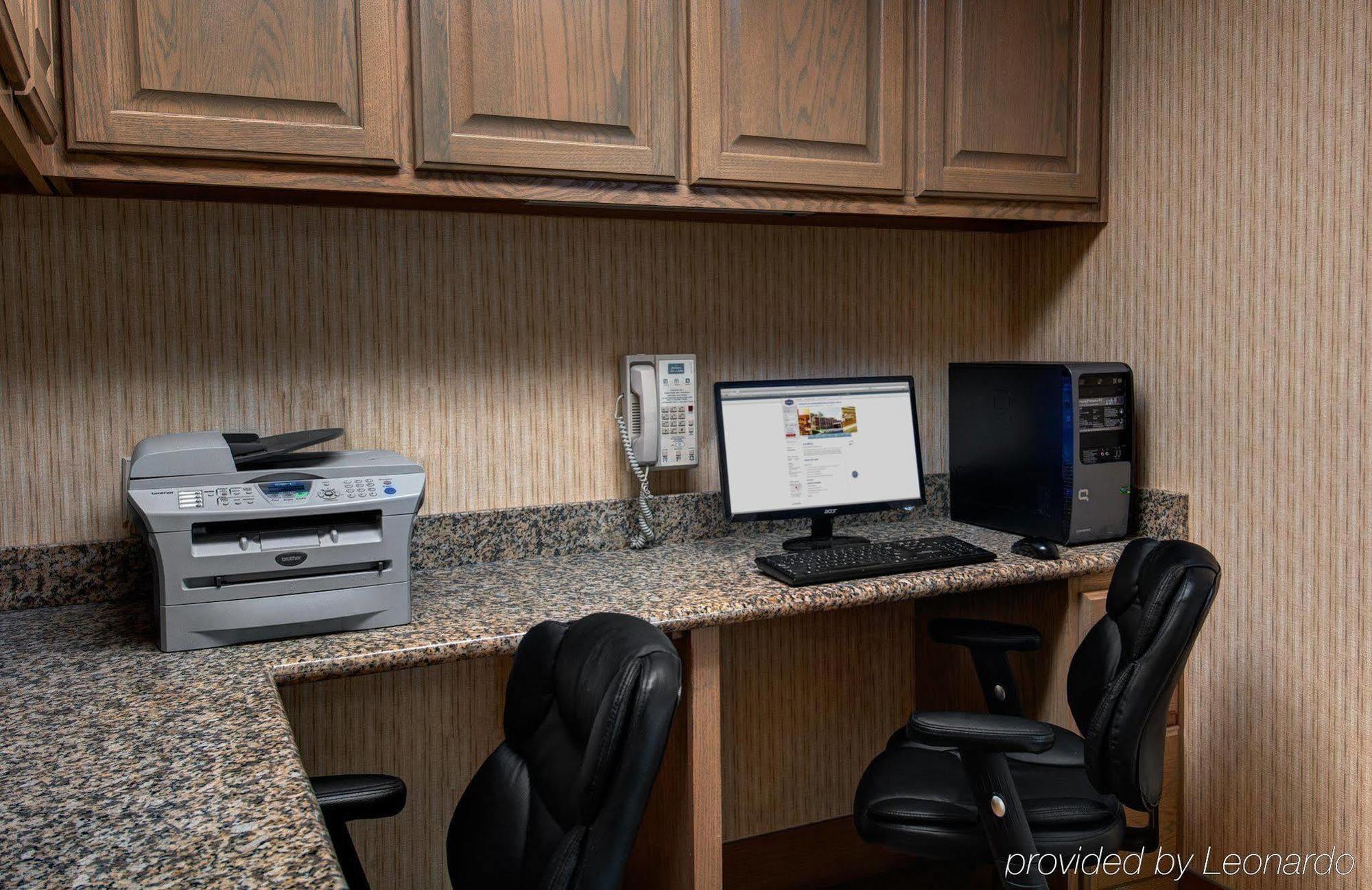 Hotel Hampton & Williamsburg-richmond Road 3*