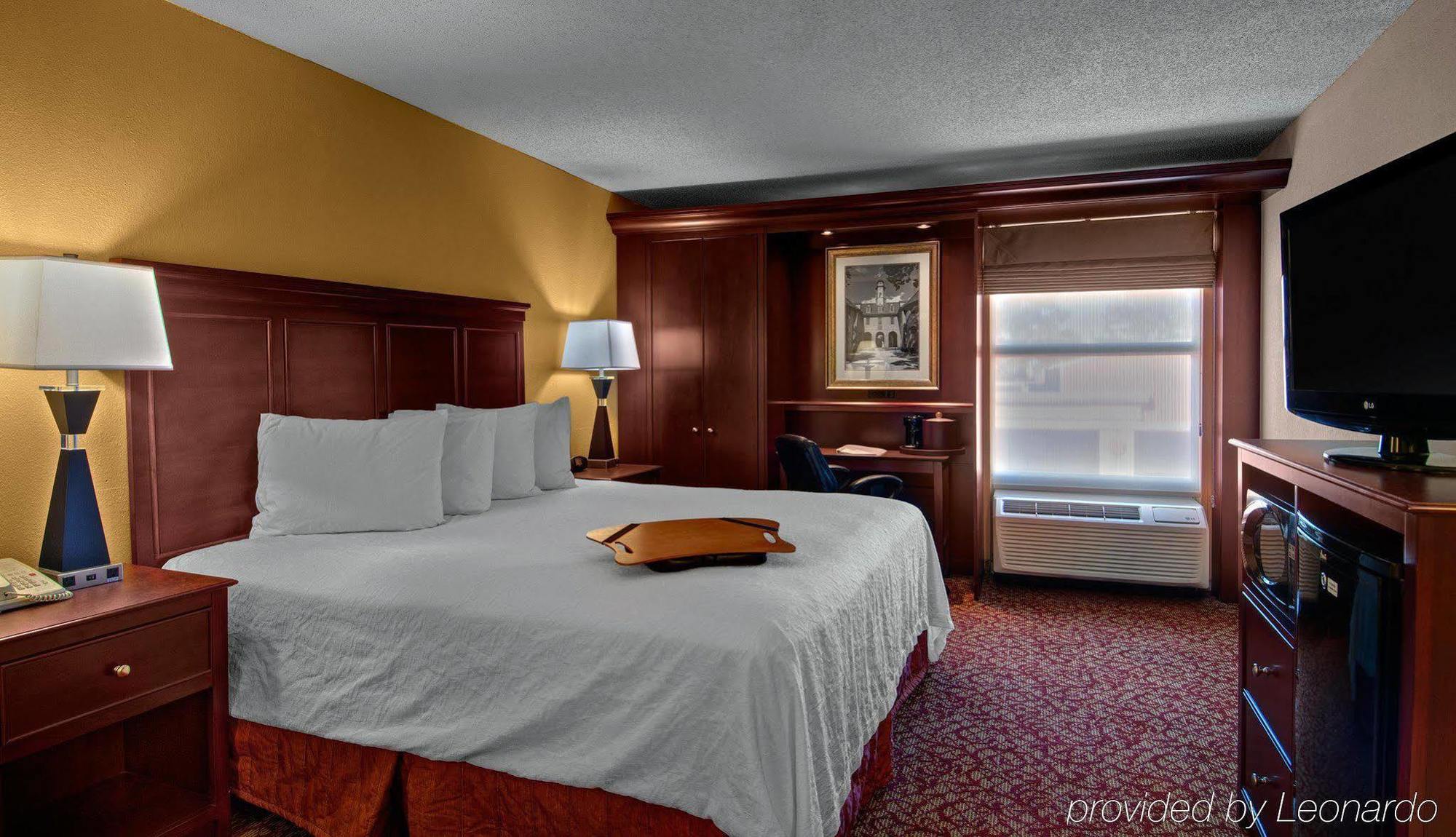 Hampton & Williamsburg-richmond Road Hotel